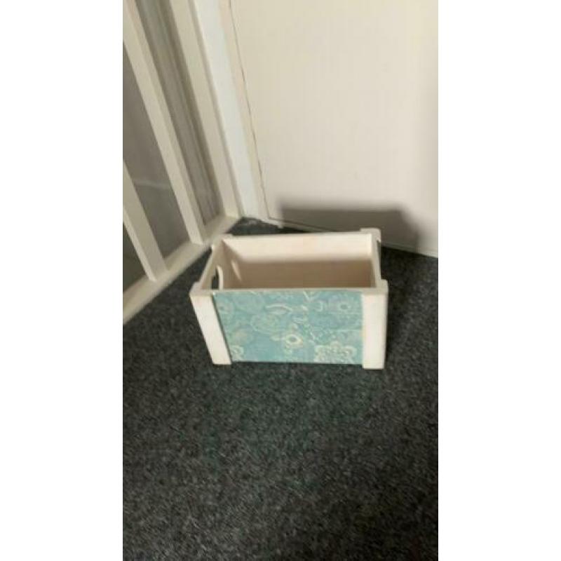 Tijdschriftenbox en een valling kistje