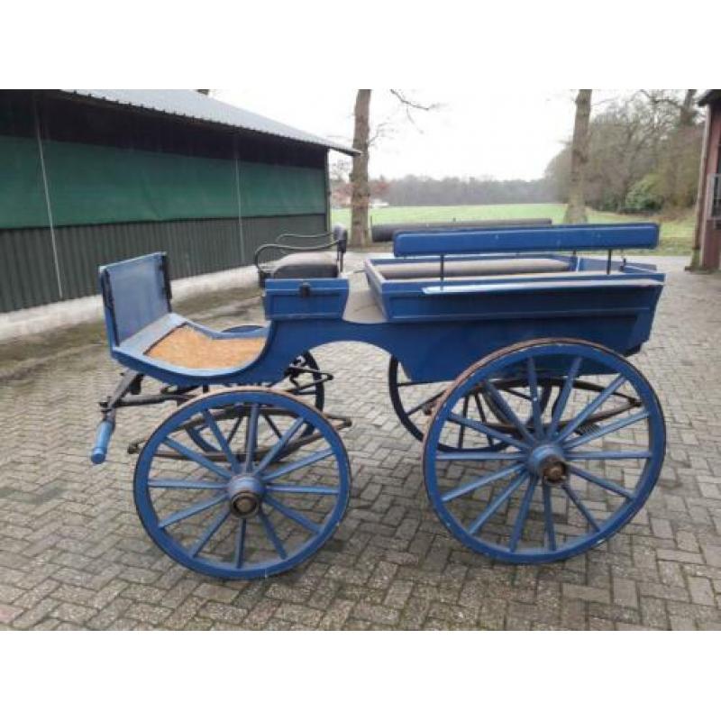 Antieke rijtuig in perfecte staat uit 1890