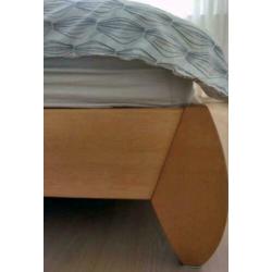 Bed en garderobekast van Hulsta