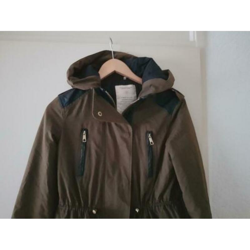 Zara jas - s