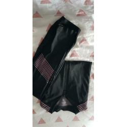 Positie sport-fitness outfit. Maat S/M