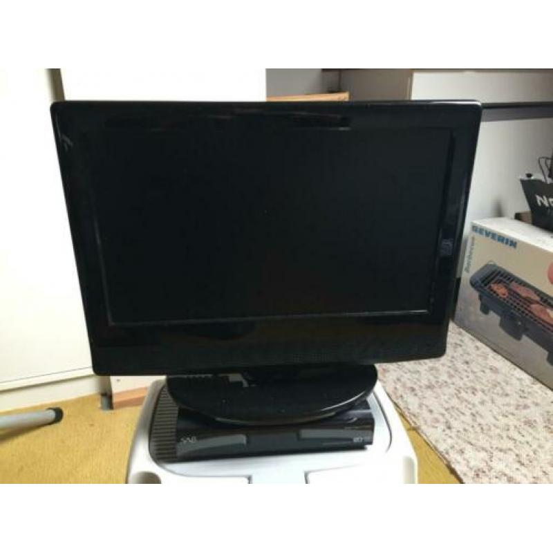 Satellietontvanger, schotelantenne en LCD TV