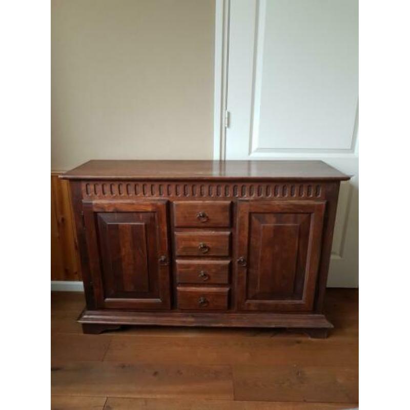 Dressoir T.e.a.b. eventueel incl bed en nachtkastje