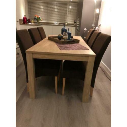 Eettafel met 6 stoelen