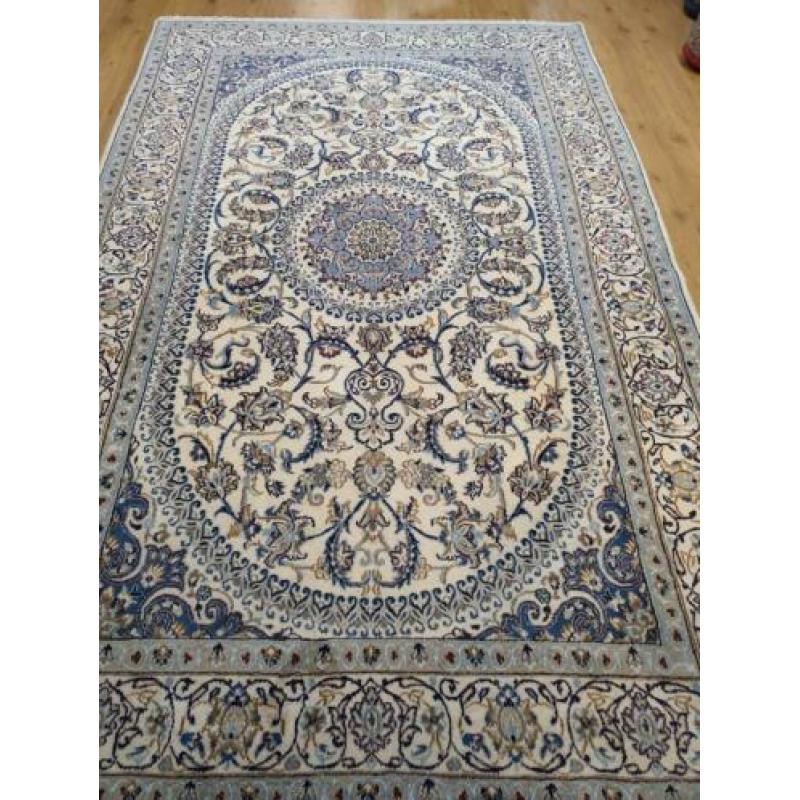 Vintage handgeknoopt perzisch tapijt Nain met zijde 326x195