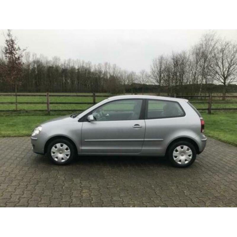 Volkswagen Polo 1.2 Trendline * Airco * Apk 02-2021