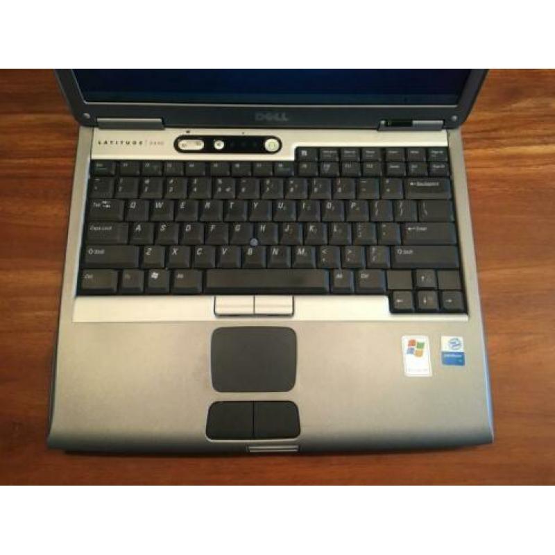 14 inch Dell Windows XP laptop. Pentium M 1,6 Ghz, 40GB HDD