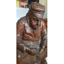 eikenhout visserman sculptuur in de stijl van tjipke visser
