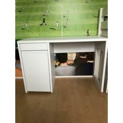 Mooi wit bureau met kastje en la