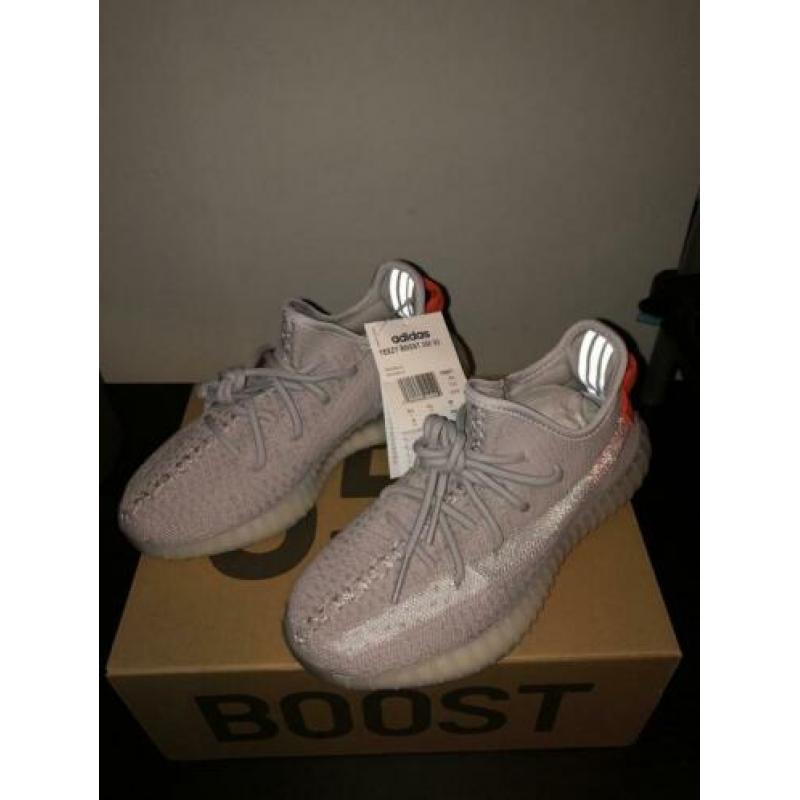 Adidas Yeezy Boost 350 v2 “Tail Light” 36EU