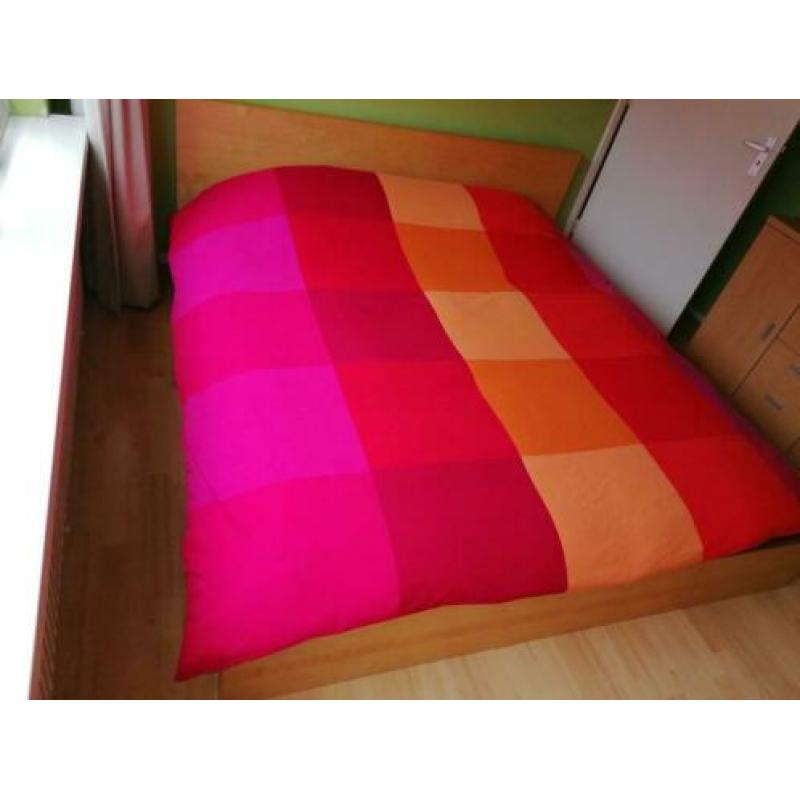 Malm bedframe 2 persoons 180x200