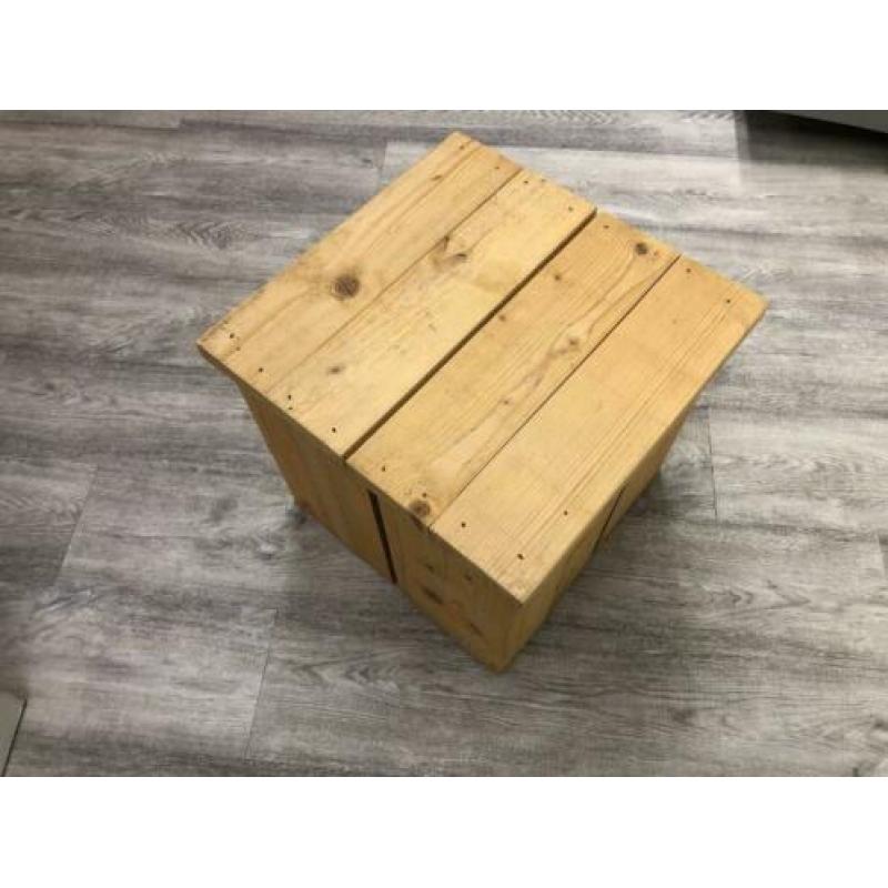 Steigerhouten bijzettafel