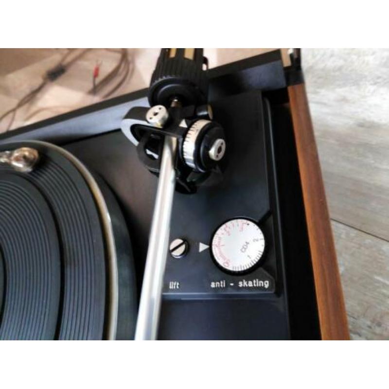 Dual CS 701 direct drive platenspeler met Shure V15III elem.