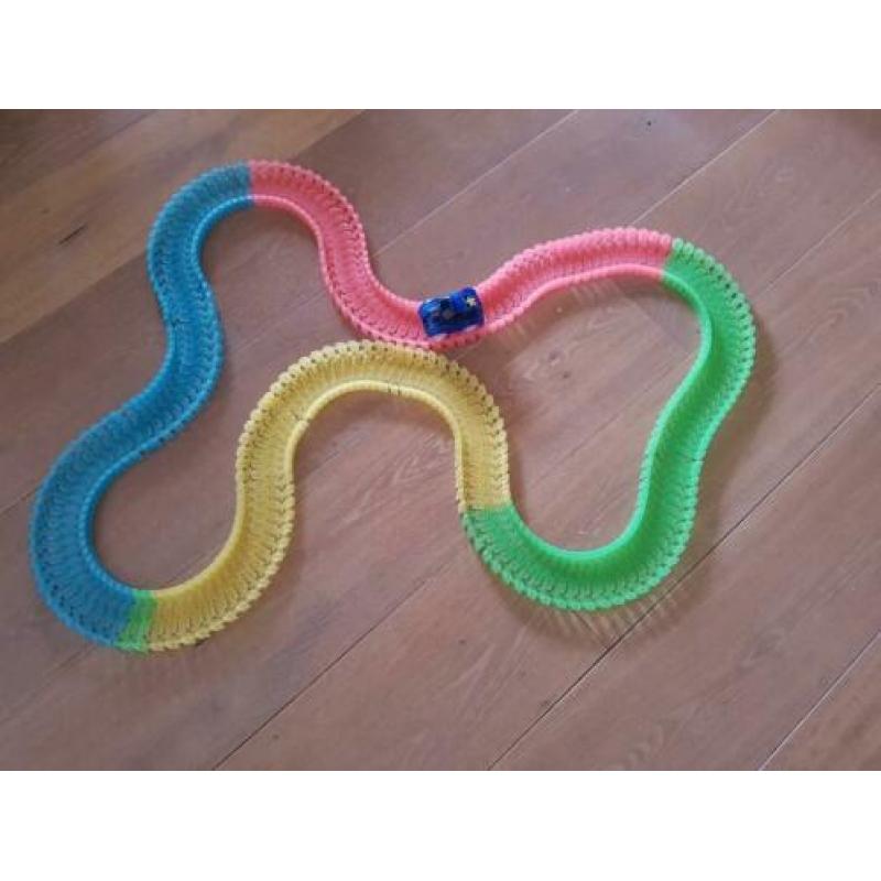 Kids fun Glow in de dark Racebaan!