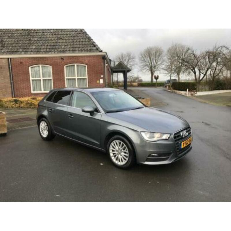 Audi A3 Sportback 1.6 TDI Ambiente Pro Line HALF LEDER/PDC