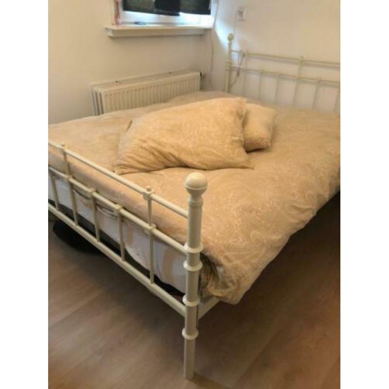 Spijlen bed 140 x 200 incl lattenbodem