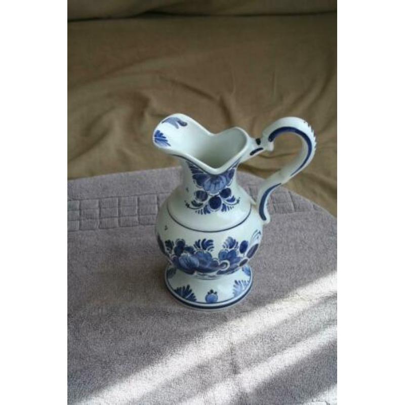 Antieke mooie Kruik DELFT afbeelding van bloemen kleur wit
