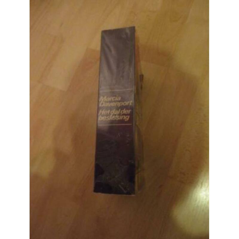 Te koop aangeboden: Diverse Boeken