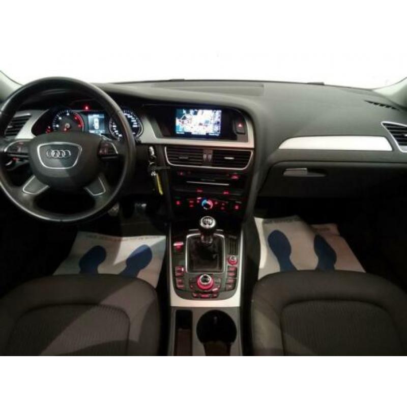 Audi A4 Sedan 2.0 TDIE 136pk PRO LINE BUSINESS , Navi, ECC,