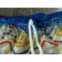 Short mt 146 vrolijke stof (dun materiaal) met olifantjes