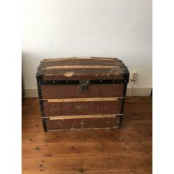 Antieke houten kist