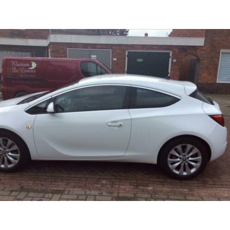 Opel Astra 1.4 Turbo 88KW GTC 2012 Wit