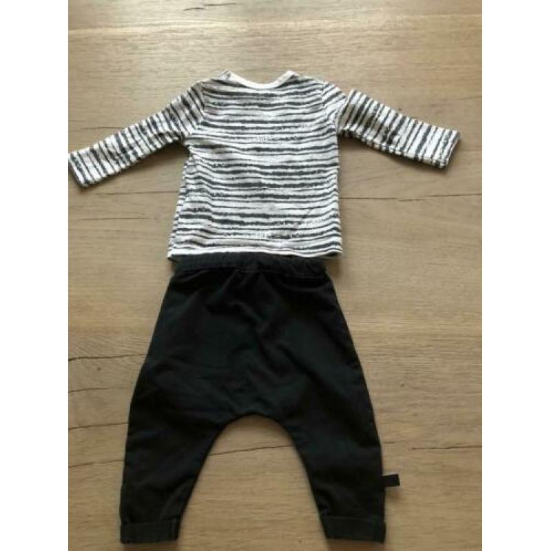 Noeser setje zwart broek en shirt met zwarte strepen maat 62