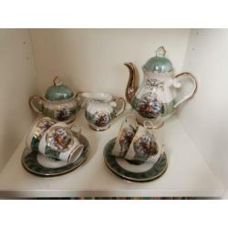 Mocca servies porselein Versailles molen groen parelmoer
