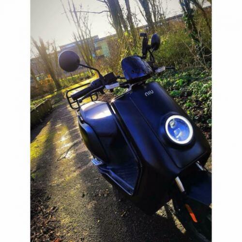 Elektrische Niu N1S Scooter Mat Zwart