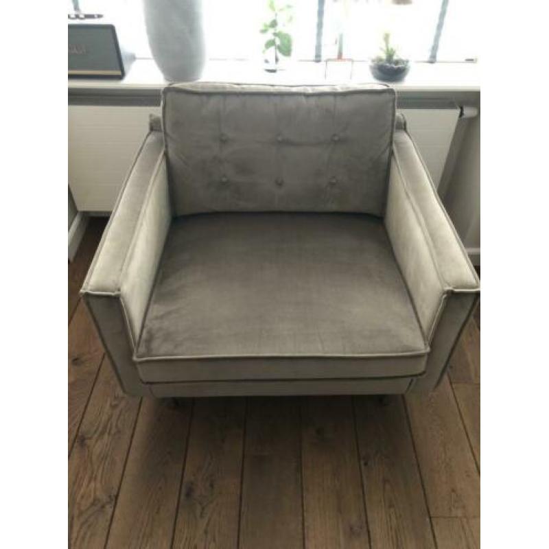 Mooie love seat fauteuil kleur taupe