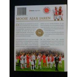 Het officiële Ajax Jaarboek deel 25 2016 - 2017