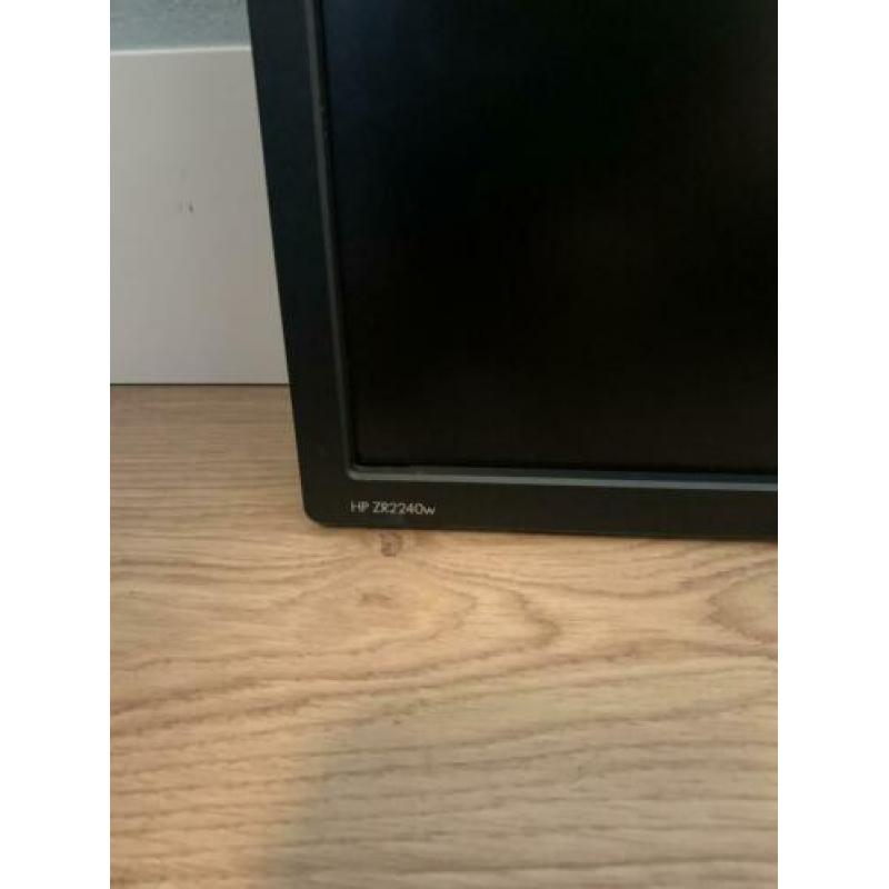 HP ZR2240w HD widescreen