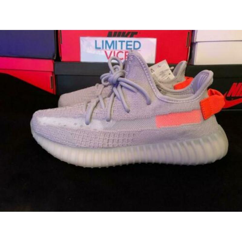 YEEZY 350 "Tail Light" EU 39 1/3 - US 6.5 - FX9017
