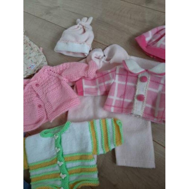 Poppen kleertjes maat vd babyborn.