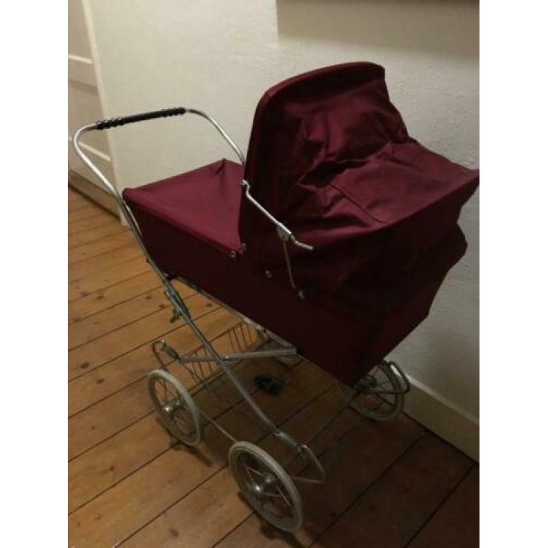 Poppenwagen antiek