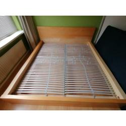 Malm bedframe 2 persoons 180x200