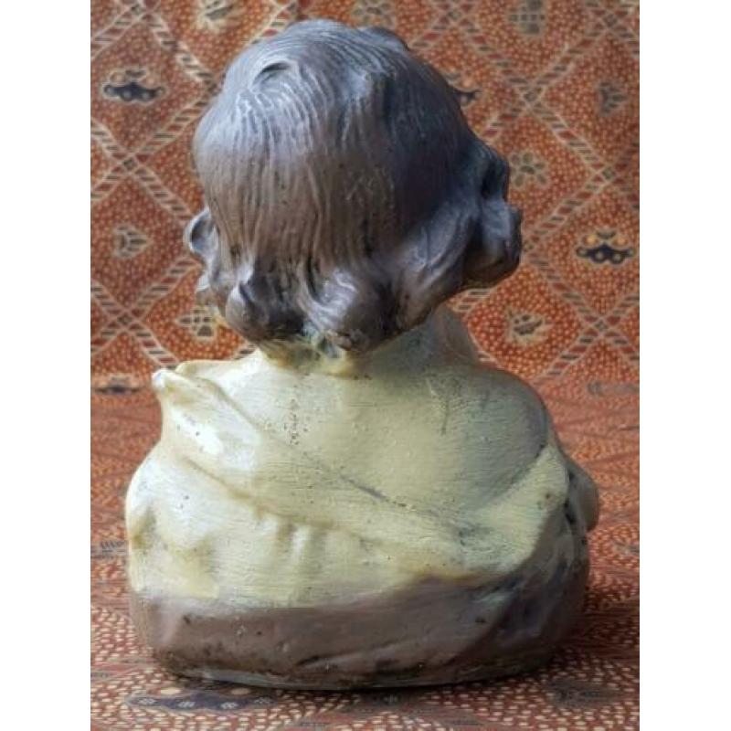 Originele antieke buste uit Frankrijk van een meisje 18 cm.