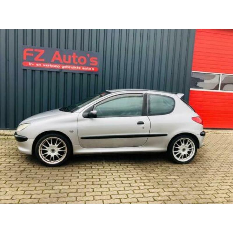 Peugeot 206 1.4 Gentry | NW APK | Lederen bekleding |