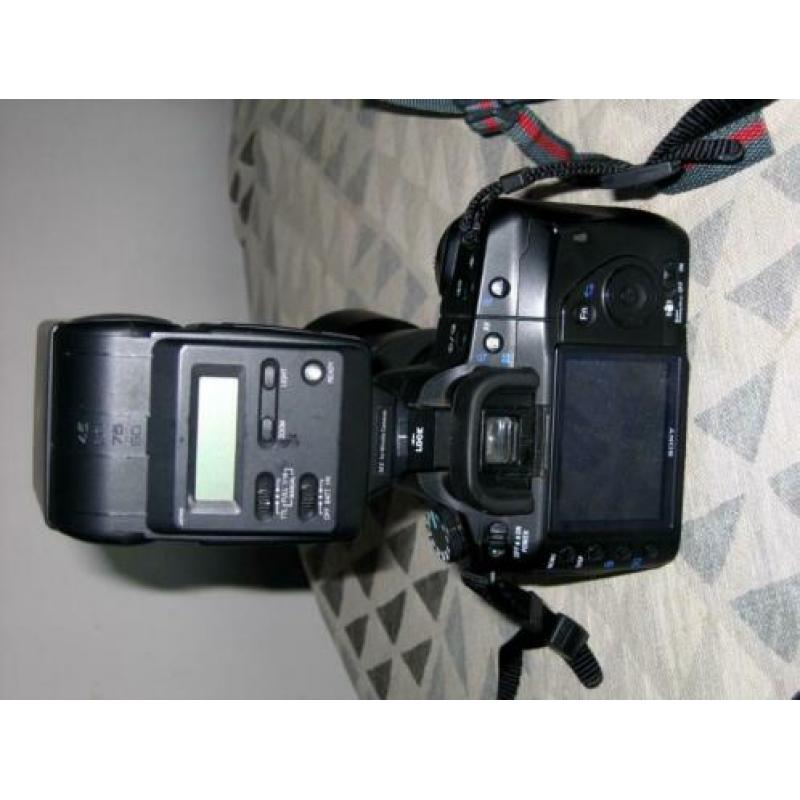 Sony A200 body met Sony 4,5-5,6/75-300 lens