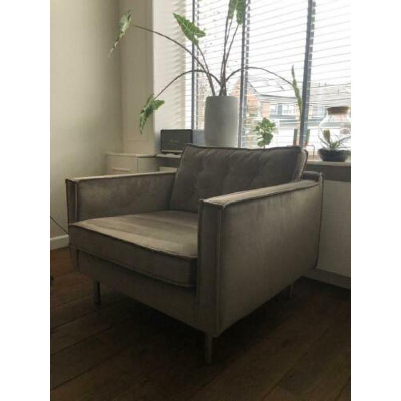 Mooie love seat fauteuil kleur taupe