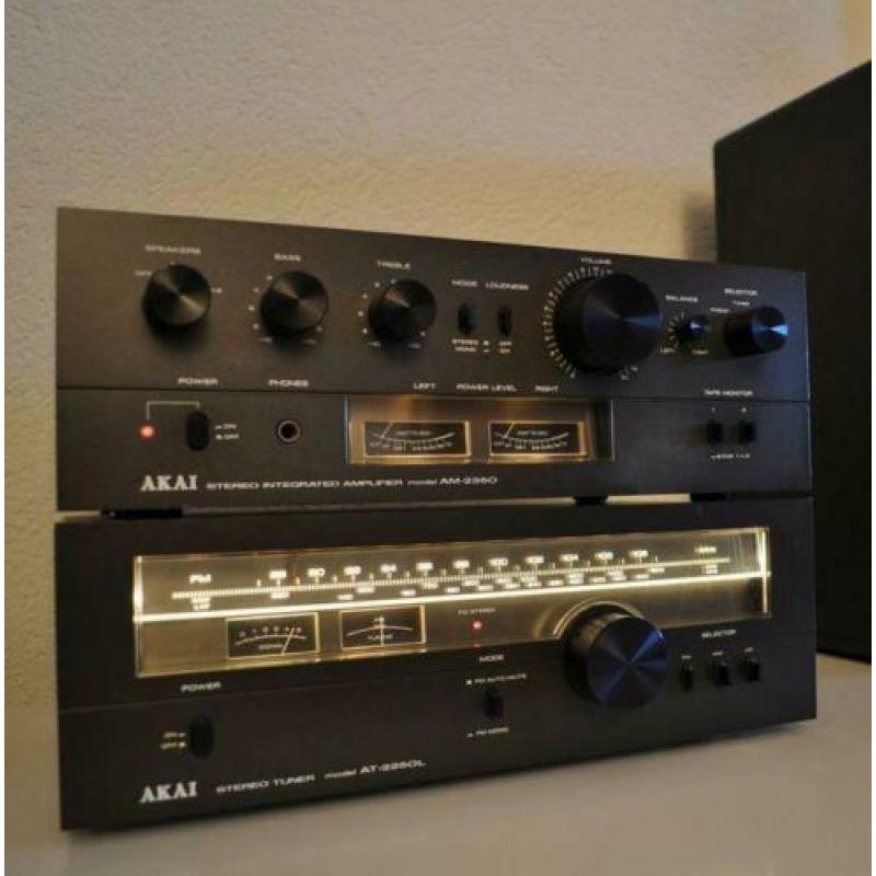 Akai versterker AM-2350 en Tuner AT-2250