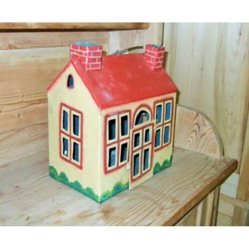 Oud metalen decoratief huisje leuk voor theelichtjes