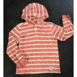 Stoere bordeaux rode trui met wijde col , maat 134 140