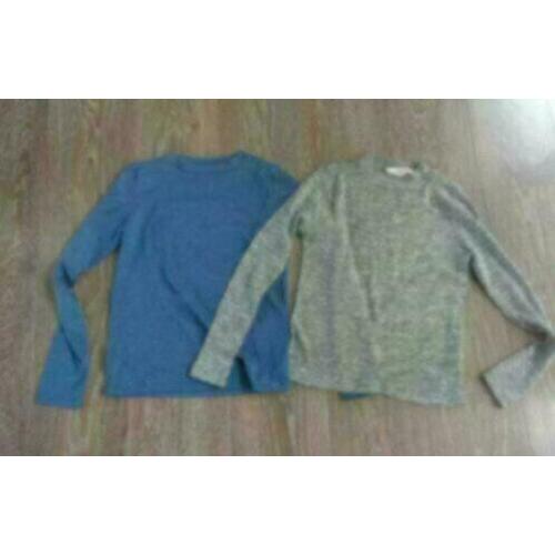 2 longsleeves mt 146/152,1 x blauw geribd,1x grijs gemeleerd