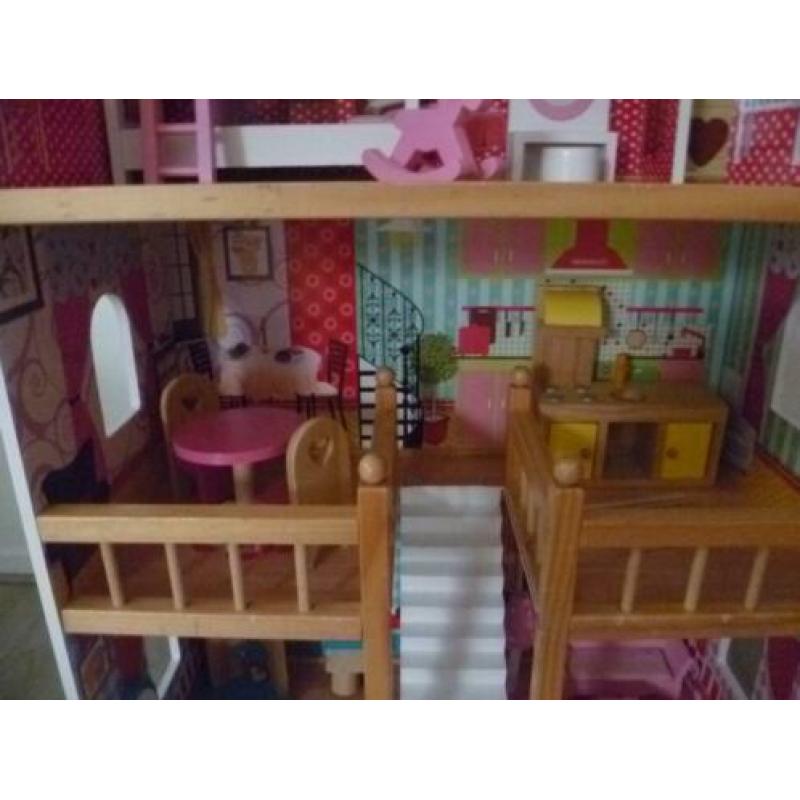 speelgoed poppenhuis