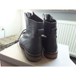 Damesschoenen maat 39 piure. Nieuw in doos.