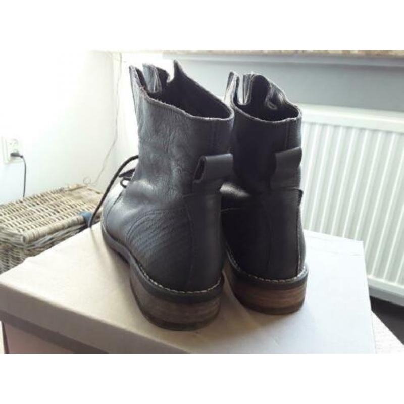 Damesschoenen maat 39 piure. Nieuw in doos.