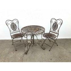 Smeedijzeren brocante tuinset; tafel + 2 stoelen, vintage