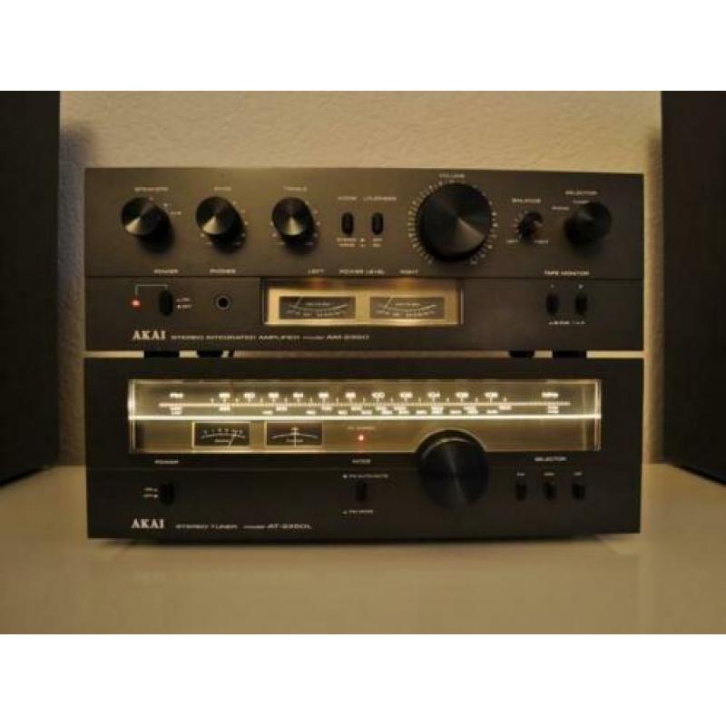 Akai versterker AM-2350 en Tuner AT-2250