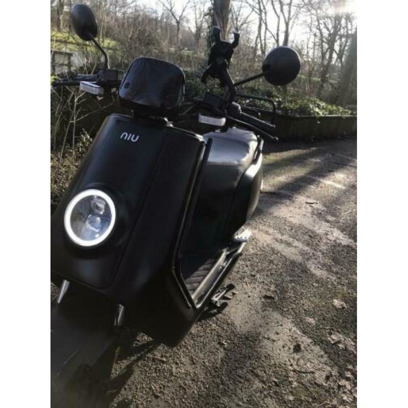 Elektrische Niu N1S Scooter Mat Zwart